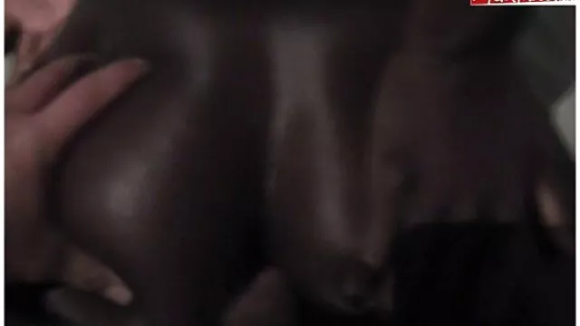 פורנו ללא רישום  חשפנית זיין מחוספס על ידי בחורות ערומות לגמרי לקוח
