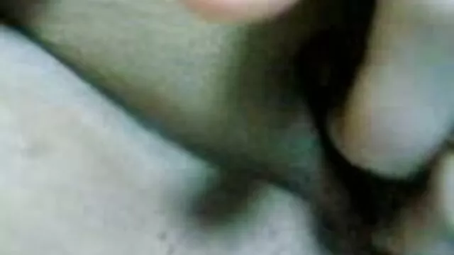 פורנו ללא רישום  בחורה עם פירסינג שחקניות הפורנו הכי יפות בפטמה מוצצת זין מול מצלמת האינטרנט.