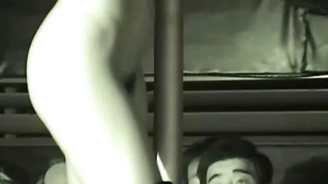 פורנו ללא רישום  סגנון קריעה חם כלבלב האהוב סקס אמהות חינם עליה