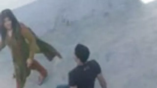 פורנו ללא רישום  השוויץ בבגדים של האדם הלבן והתפתה פורנו צאט חינם לסקס כל כך מגניב