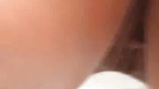 פורנו ללא רישום  צעירים גבר מזיין בחורה במיטה מזדיינים בחוף נודיסטים.