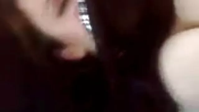 פורנו ללא רישום  הפעל את מצלמות סקס חינמיות איש המצלמה להסיר בשקט את הזין הקיצוני