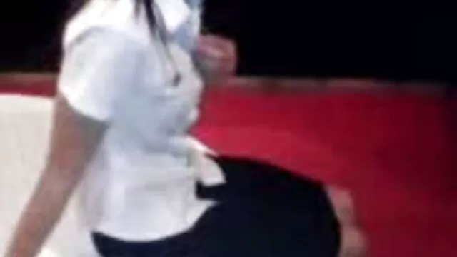 פורנו ללא רישום  גיישה מהממת המגישה את אדונה פורנו חינם מילפיות במיטה.