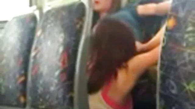 פורנו ללא רישום  שני גרמנים מזיינים בחור ומלקקים כוס בשירותים. סקס חינם שמנות