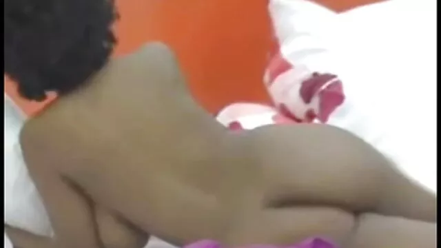 פורנו ללא רישום  בחורה רוסיה צורחת מאוננות כדי וידאו צאט למבוגרים להגיע לאורגזמה.