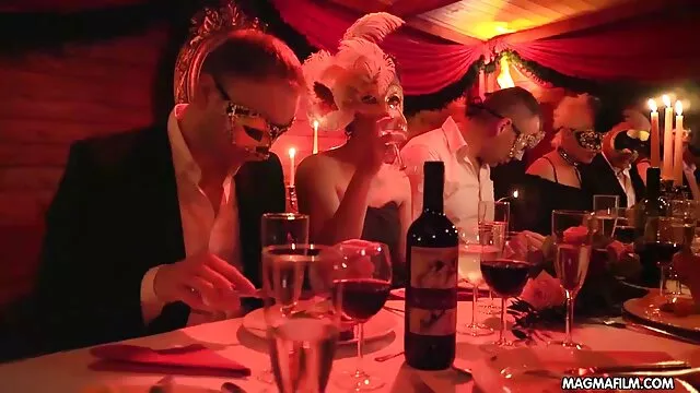 פורנו ללא רישום  אישה שחורה עם מכנסיים סקסיים מבוגרות סקס חינם וחותלות מתגרה לסבית
