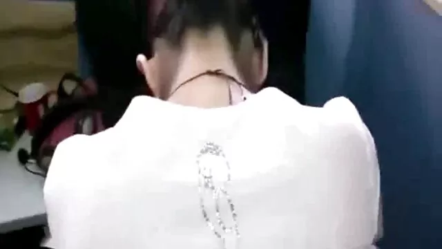 פורנו ללא רישום  רופא קשיש לטפל סקס צעירות חינם מן הצעיר כחבר של